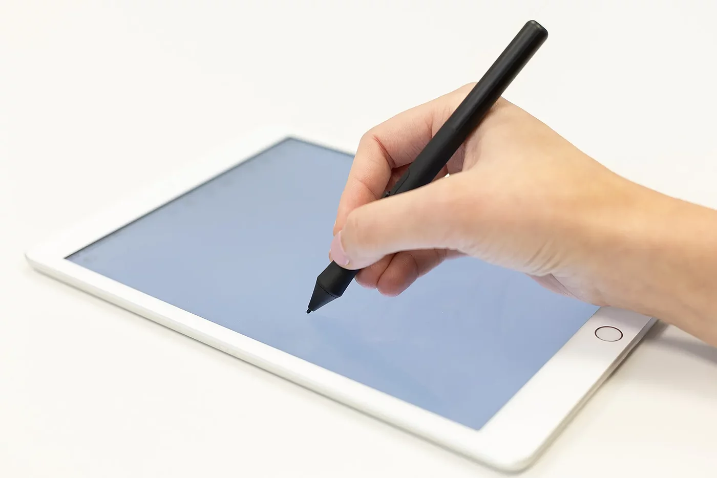 Schreiben auf Tablet 