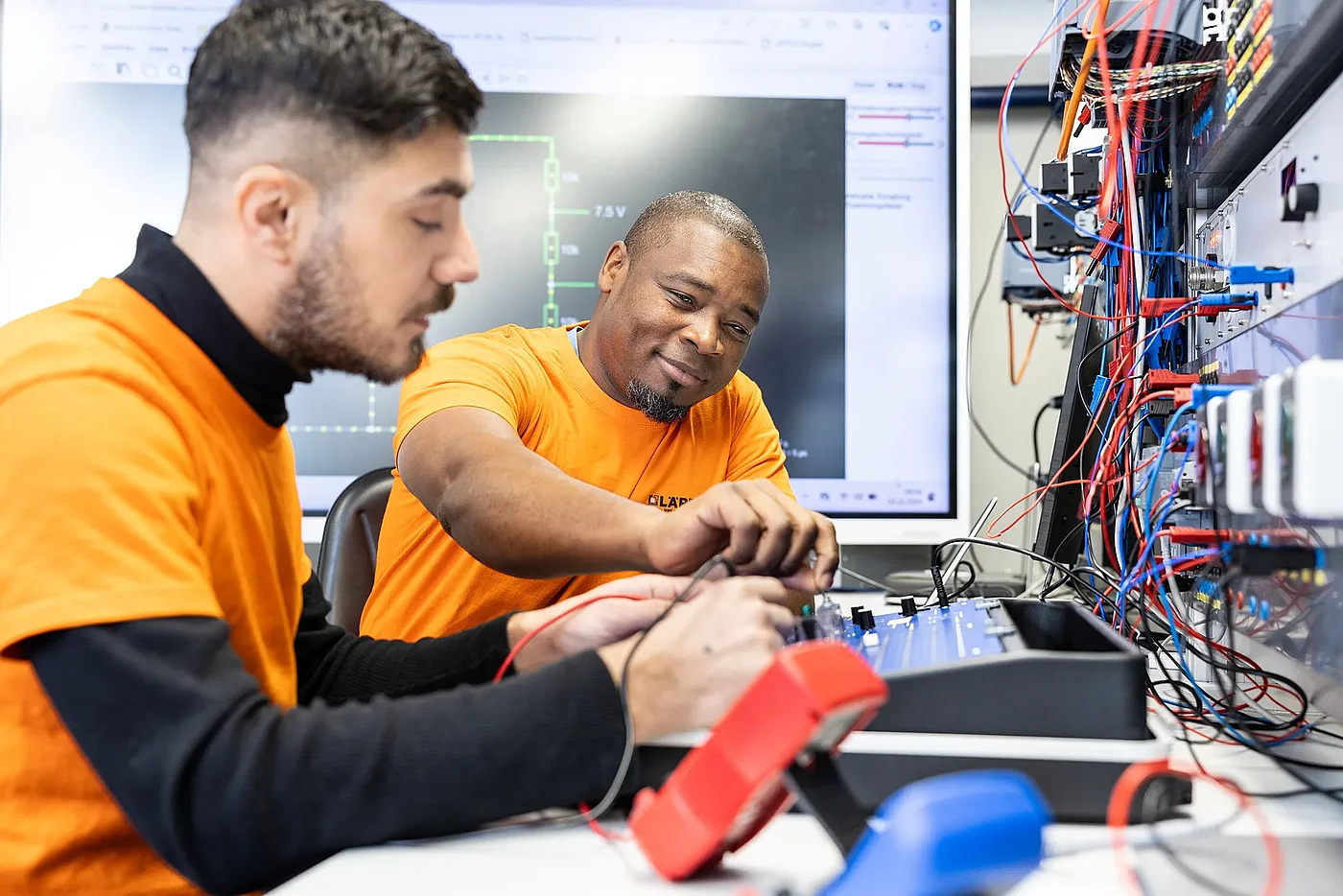 Umschüler zum Industrieelektriker Betriebstechnik