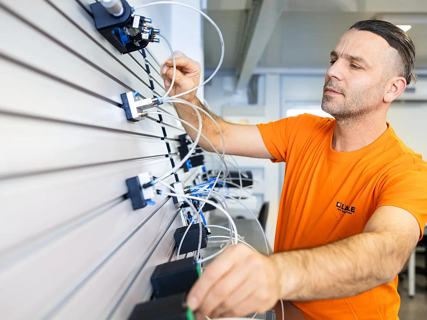 Umschüler zum Industriemechaniker